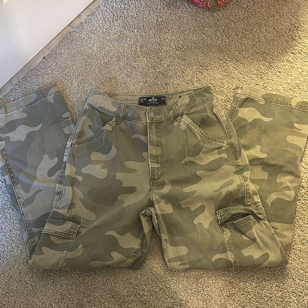 Hollister Green and Tan Cargo Pants